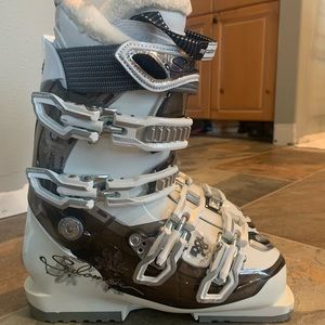 Salomon Idol 75 womens ski boot